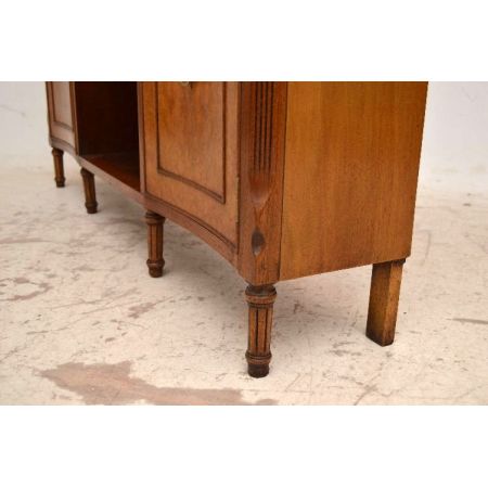 Bücherschrank Sideboard mit geschwungener Front