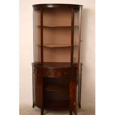 Antike Vitrine mit gebogener Front halbrund