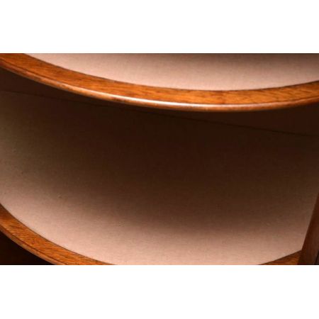 Antike Vitrine mit gebogener Front halbrund