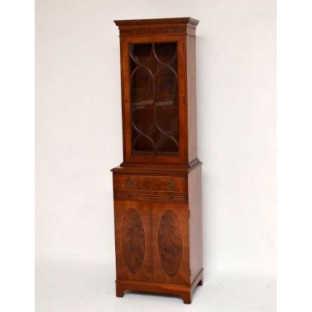 Antikes kompaktes Bookcase