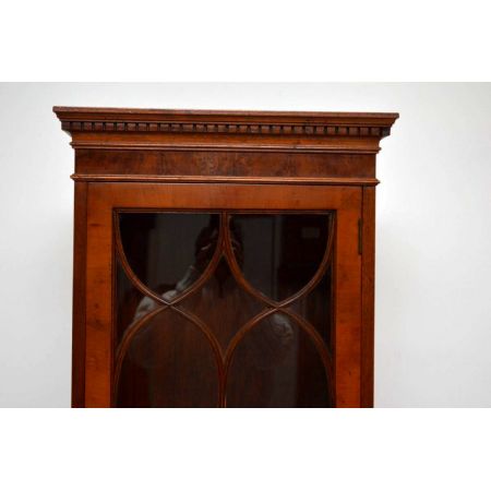 Antikes kompaktes Bookcase