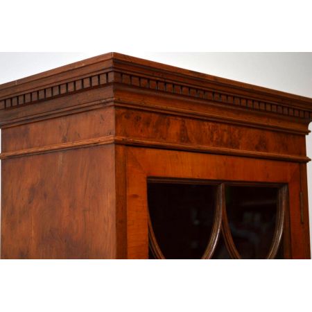 Antikes kompaktes Bookcase