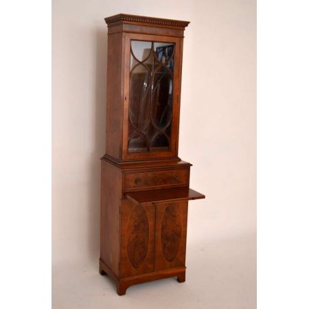 Antikes kompaktes Bookcase