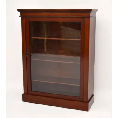 Kleines antikes Bookcase Bücherregal