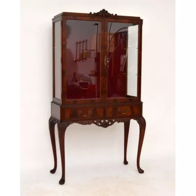 Antikes Queen Anne Vitrine