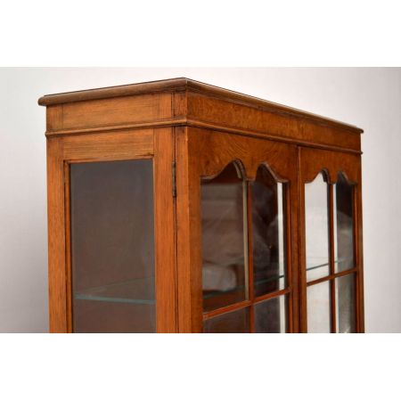 Antike Vitrine von 1930