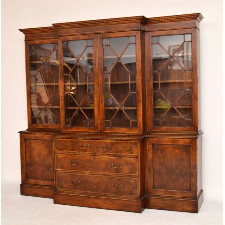 Außergewöhnliches Breakfront antik