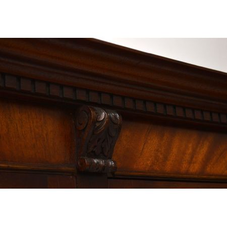 Gebogener Georgian Bücherschrank antik