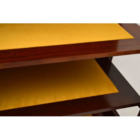 Elegante Vitrine Edwardian Style