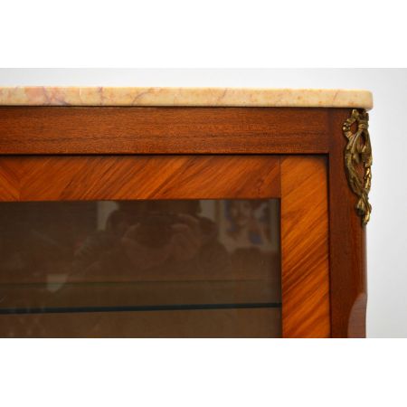 Schönes antikes Display Cabinet Vitrine mit Marmor