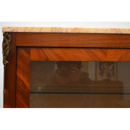 Schönes antikes Display Cabinet Vitrine mit Marmor