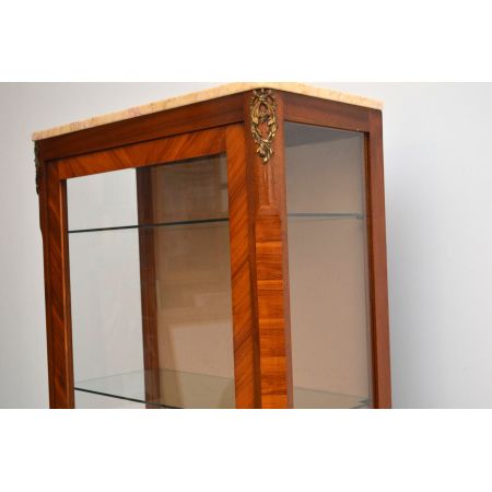 Schönes antikes Display Cabinet Vitrine mit Marmor