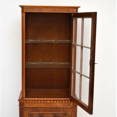 Schlanke Antike Vitrine Wurzelnuss Holz