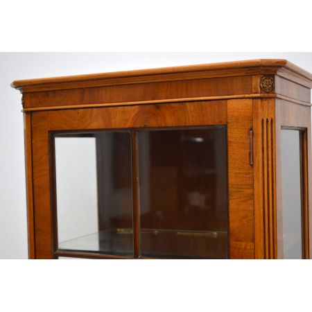 Schlanke Antike Vitrine Wurzelnuss Holz