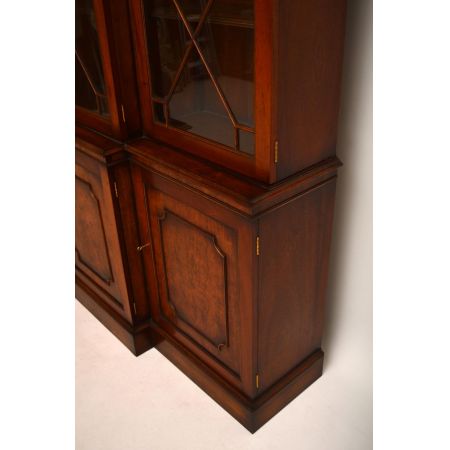 Antikes Breakfront Bücherregal mit Schubladen