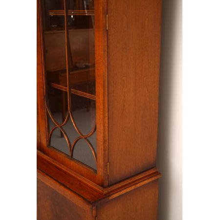 Großer Burr Walnuss Georgian Bücherregal