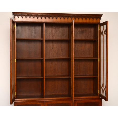 Großer Burr Walnuss Georgian Bücherregal