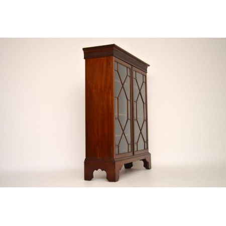 Antike Astral-Verglaste Mahagoni Vitrine