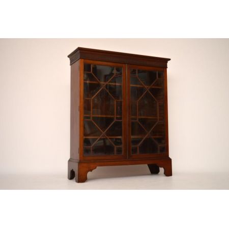 Antike Astral-Verglaste Mahagoni Vitrine