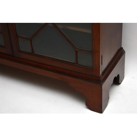 Antike Astral-Verglaste Mahagoni Vitrine