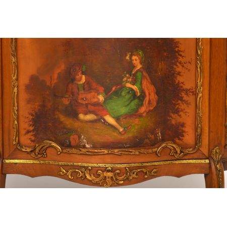 Antike französische vergoldete „Vernis Martin“ Vitrine