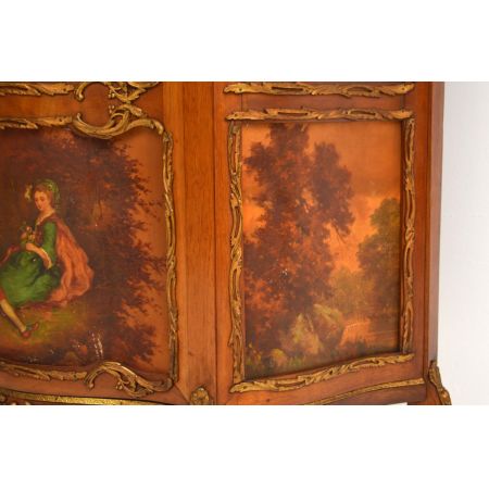 Antike französische vergoldete „Vernis Martin“ Vitrine