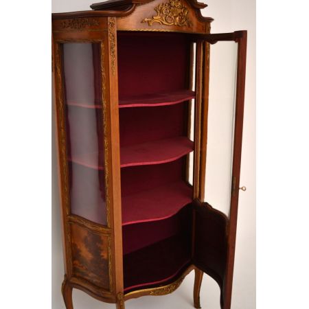 Antike französische vergoldete „Vernis Martin“ Vitrine