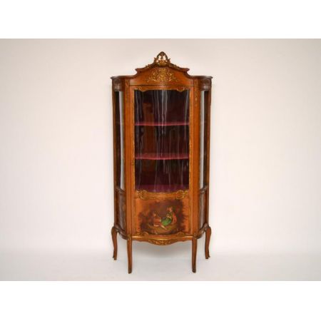 Antike französische vergoldete „Vernis Martin“ Vitrine