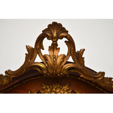 Antike französische vergoldete „Vernis Martin“ Vitrine