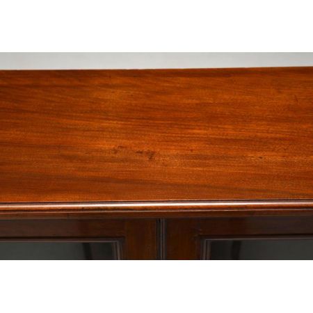 Antikes Victorian Mahagoni Bücherregal mit Türen