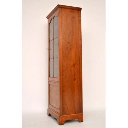 Antike Nussbaum Vitrine