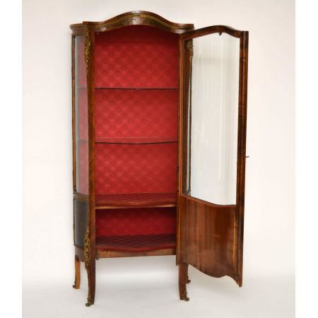 Französische Vitrine "La Reine des Vitrines"