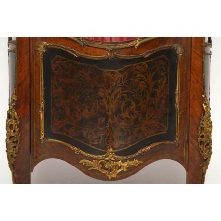 Französische Vitrine "La Reine des Vitrines"