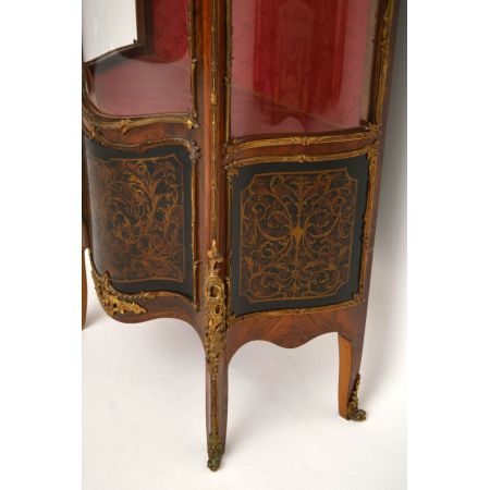 Französische Vitrine "La Reine des Vitrines"