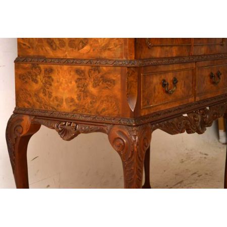 Antikes Cocktail Cabinet