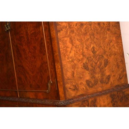 Antikes Cocktail Cabinet