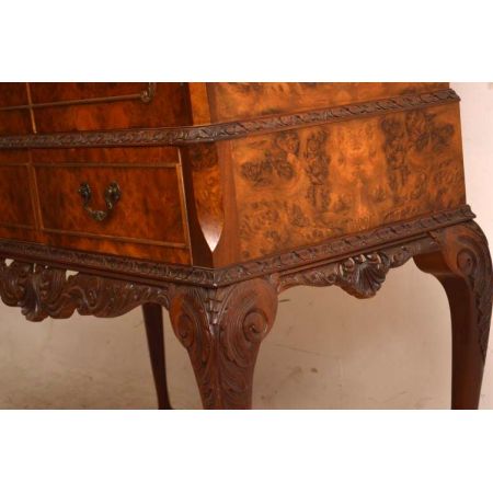 Antikes Cocktail Cabinet