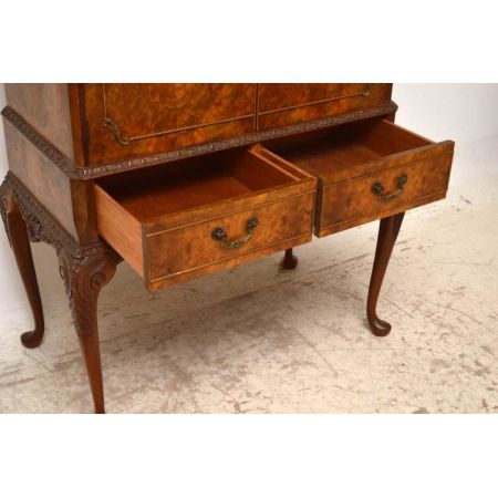 Antikes Cocktail Cabinet