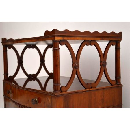 Antiker Yew Wood Side Table 