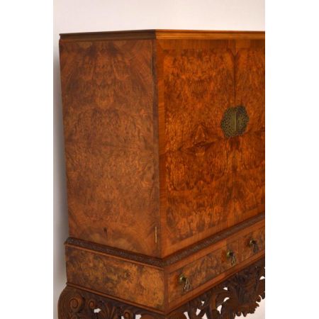 Antike Queen Anne Hausbar Schrank