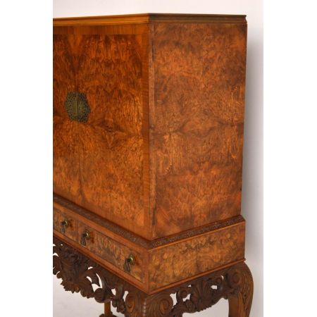 Antike Queen Anne Hausbar Schrank