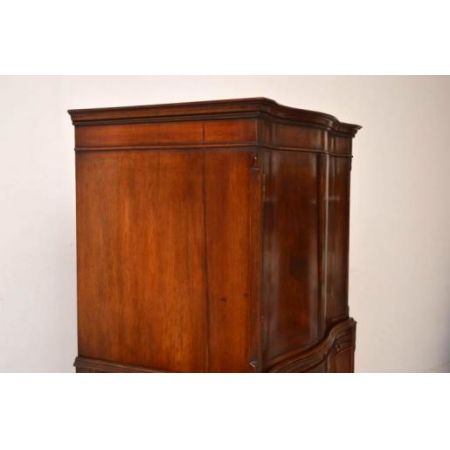 Antiiker  Flammen  Mahogany  Chest Linnenpress  on Chest