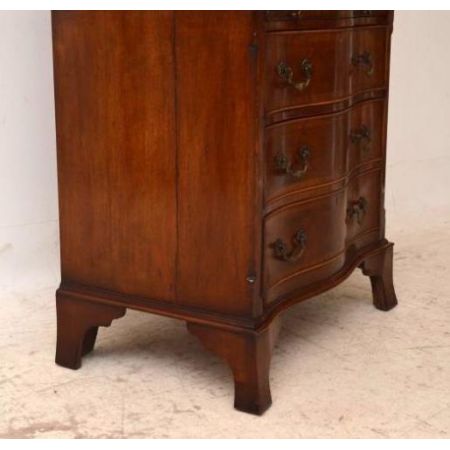 Antiiker  Flammen  Mahogany  Chest Linnenpress  on Chest