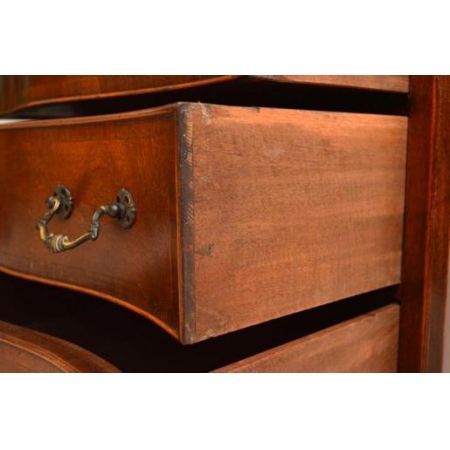 Antiiker  Flammen  Mahogany  Chest Linnenpress  on Chest
