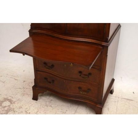 Antiiker  Flammen  Mahogany  Chest Linnenpress  on Chest
