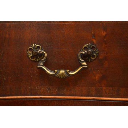Antiiker  Flammen  Mahogany  Chest Linnenpress  on Chest