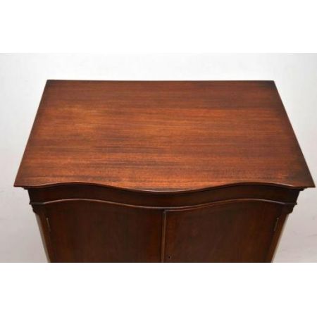 Antiiker  Flammen  Mahogany  Chest Linnenpress  on Chest