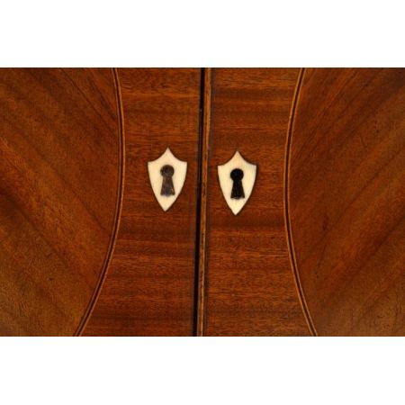 Antikes Bowfront Kommode