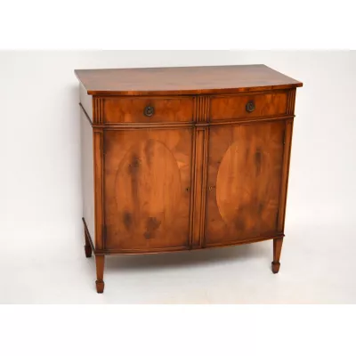 Kleines Sideboard antik aus Eibe