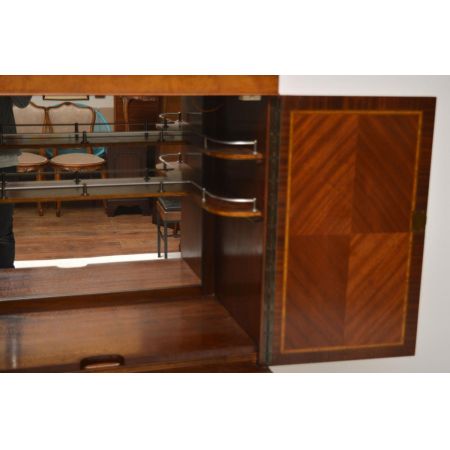 Antikes Burr Walnuss Cocktail Schrank